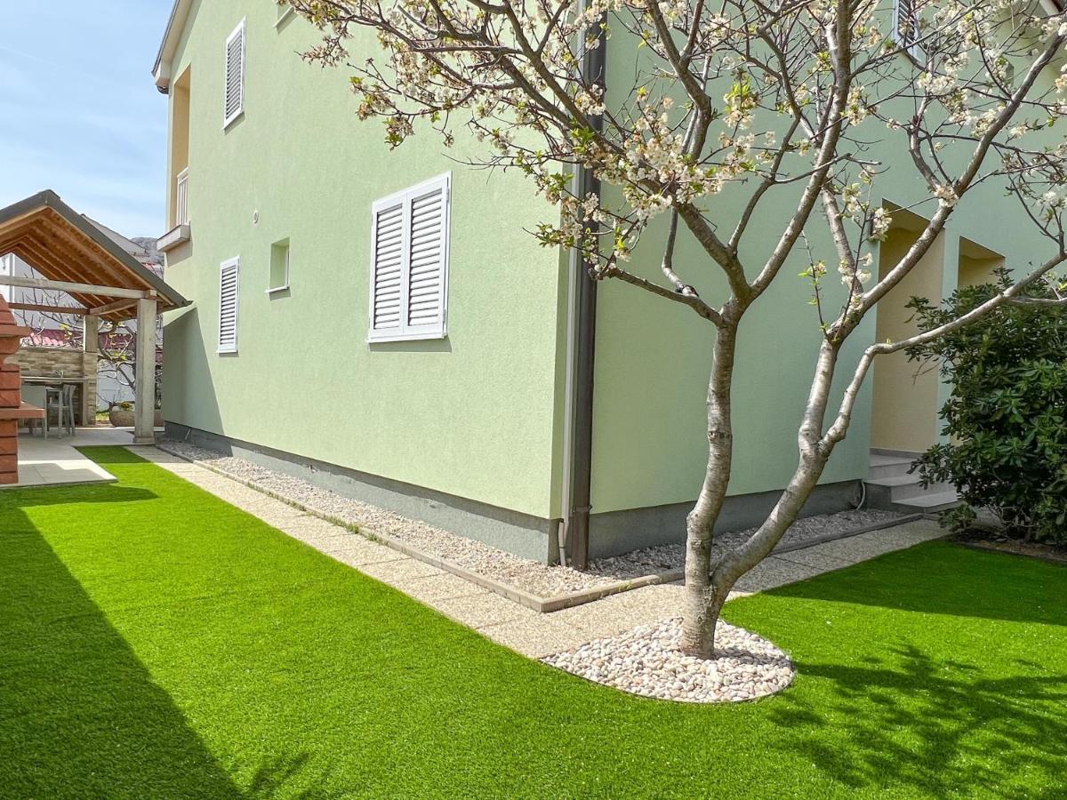 Apartment Baska Mit Poolarea - Krk, Kroatien Eksteriør billede